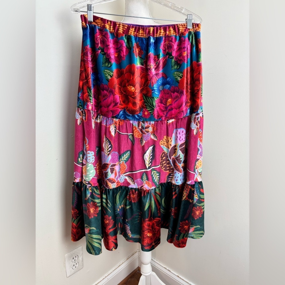 FARM Rio Drea Tiered Velvet Midi Skirt Size Medium - Picture 5 of 15